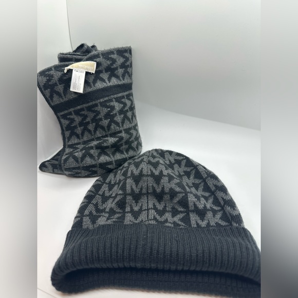 MICHAEL KORS Monogram Hat & Matching Scarf. Like new. - Picture 4 of 5